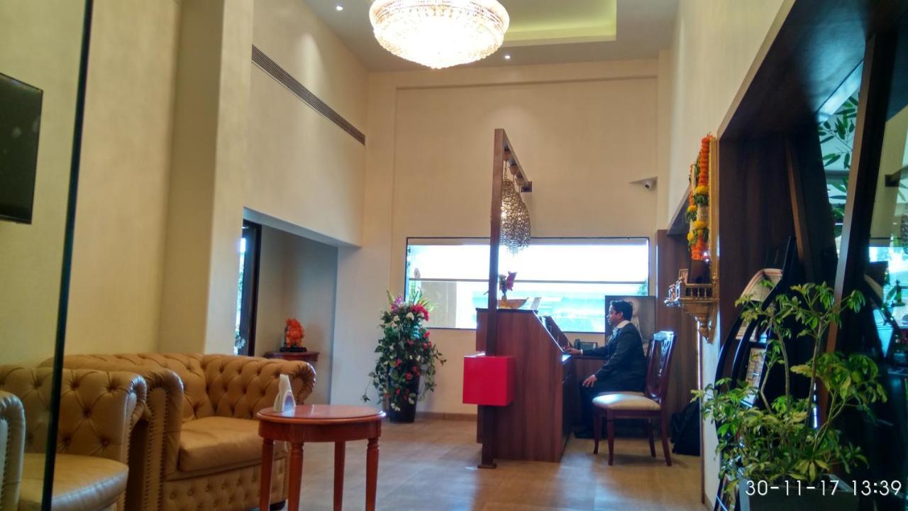 Hotel Reyansh Grand Boisar Exterior foto