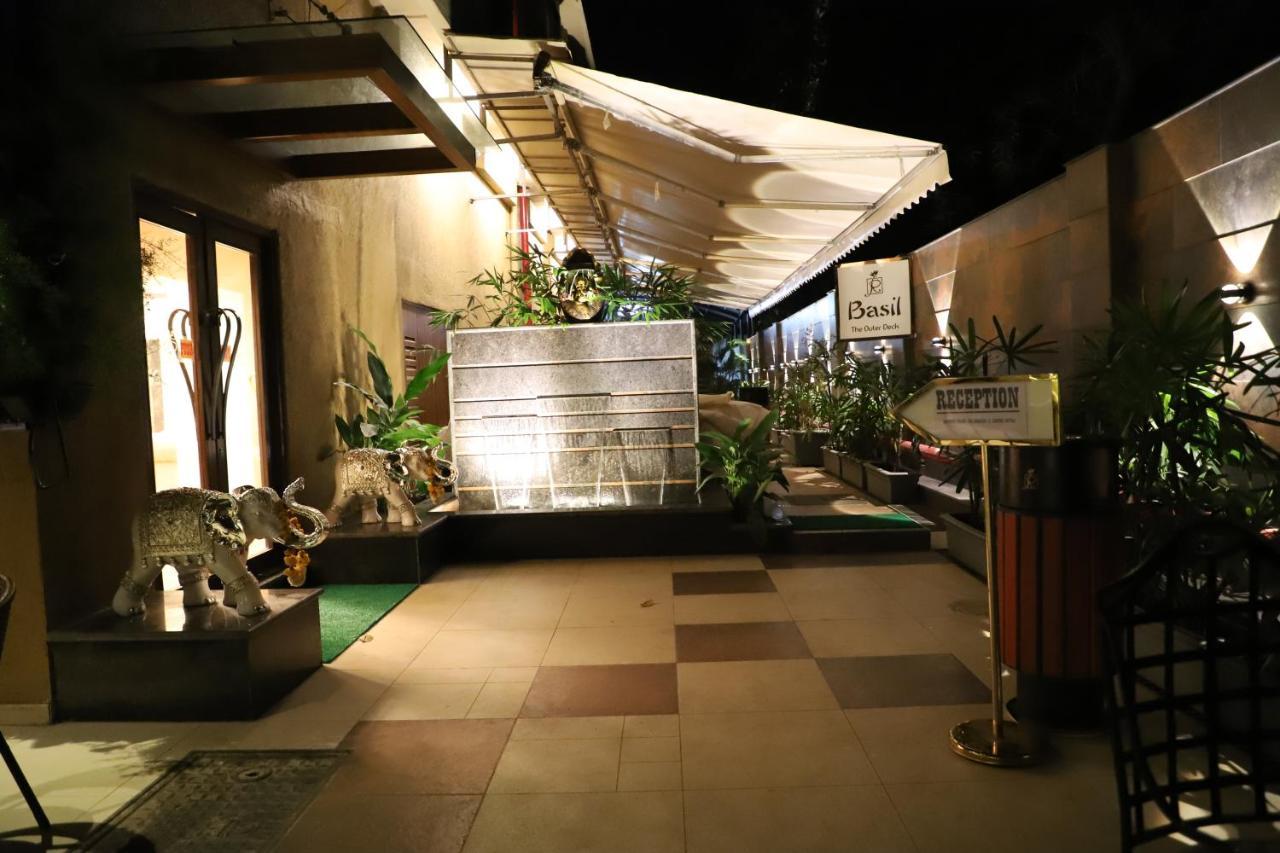 Hotel Reyansh Grand Boisar Exterior foto