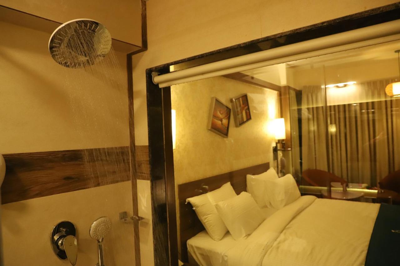 Hotel Reyansh Grand Boisar Exterior foto